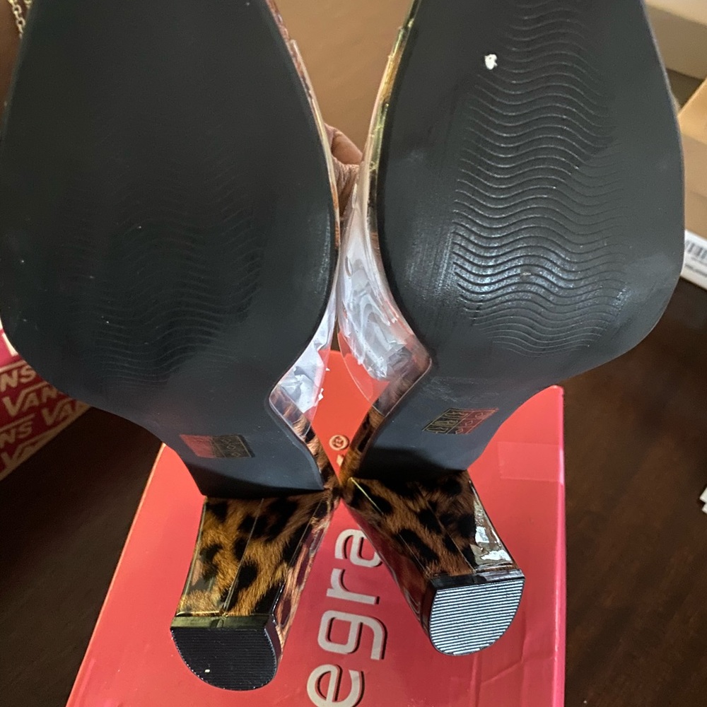 Heels - Picture 2 of 3